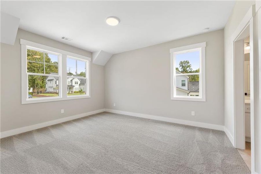 Spacious, unfurnished interior of a new home in Arden on Lanier, Cumming (Image 25).