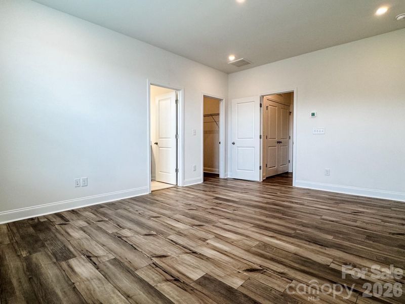 Spacious, unfurnished interior of a new home in , Charlotte (Image 23).