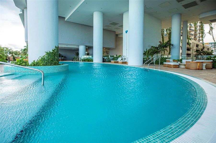 Community amenities in , Miami (Image 93). Community amenities in , Miami (Image 93).