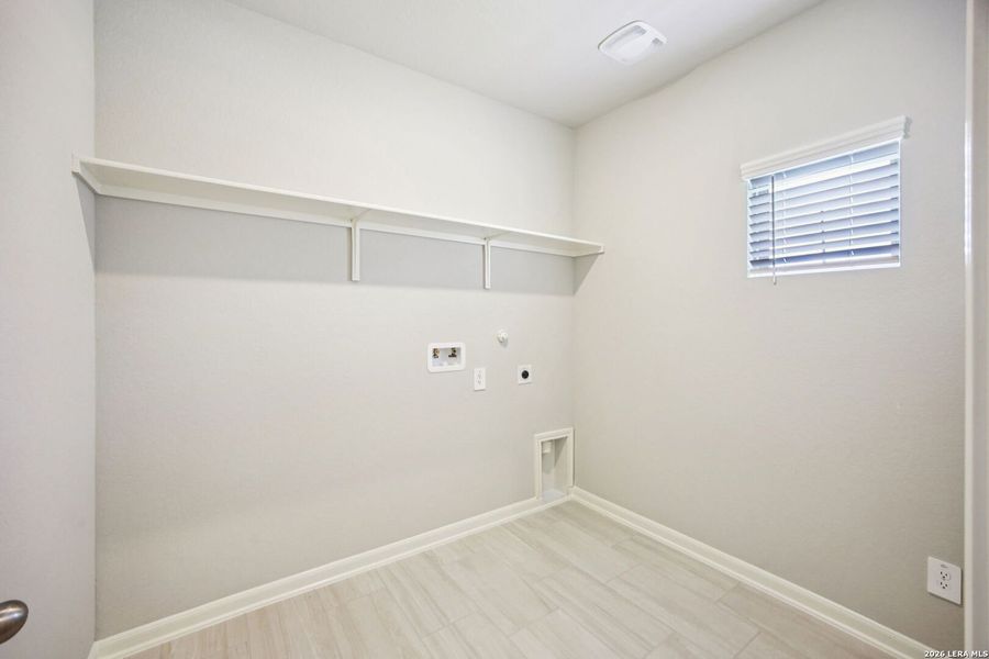 Spacious, unfurnished interior of a new home in Kallison Ranch, San Antonio (Image 46).