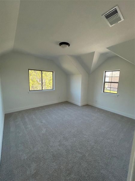Spacious, unfurnished interior of a new home in Wolf Ranch, Georgetown (Image 21).