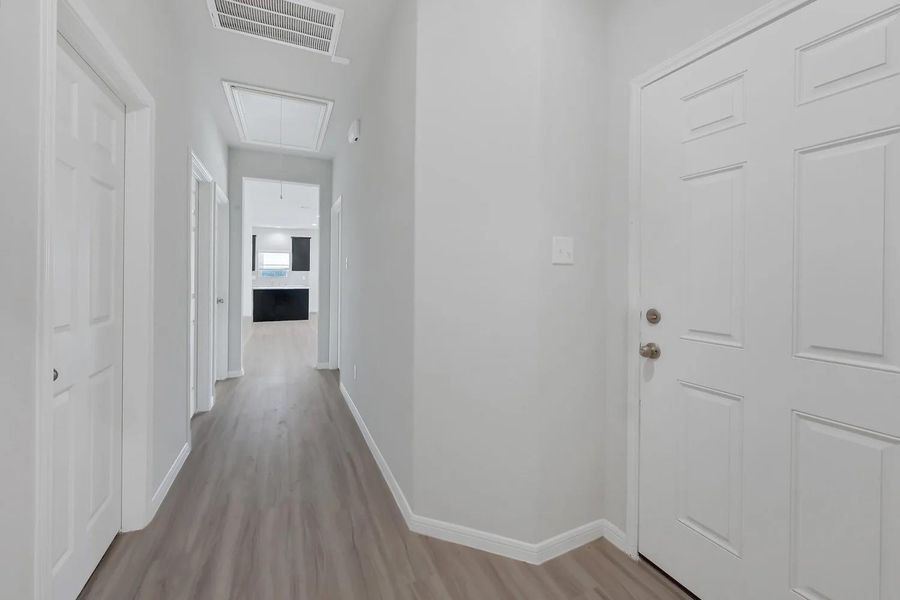 Spacious, unfurnished interior of a new home in , Dayton (Image 17).