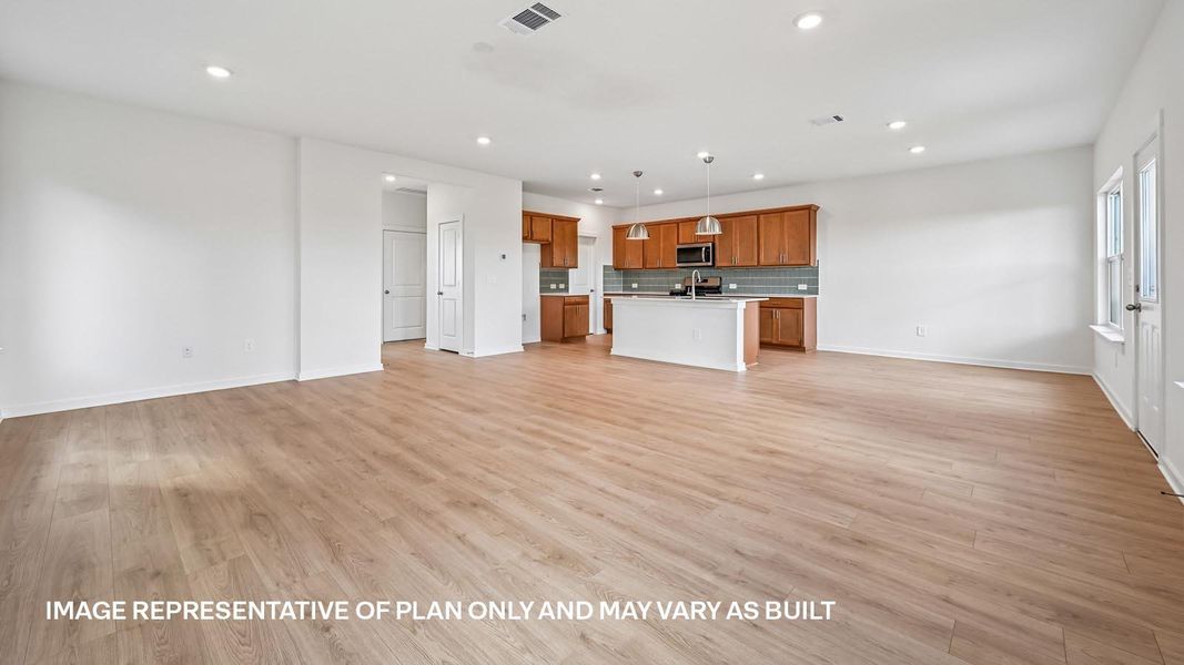Spacious, unfurnished interior of a new home in Frontier, Mustang Ridge (Image 18).