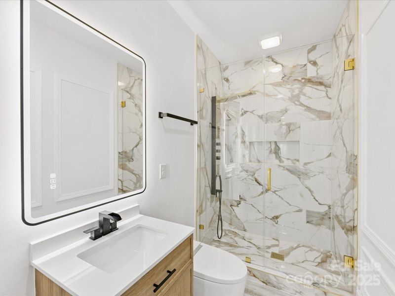 Bathroom with hallway access for Bedroom #3 Bathroom with hallway access for Bedroom #3