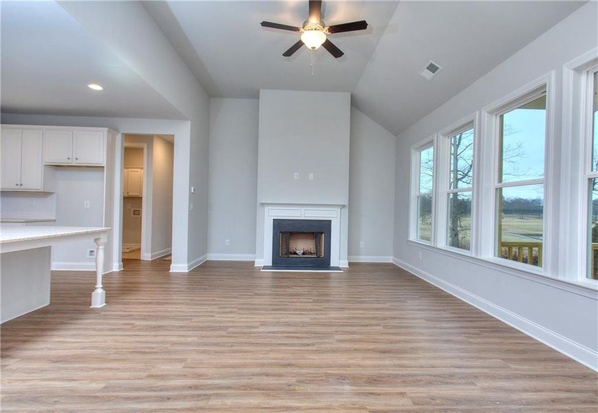Spacious, unfurnished interior of a new home in , Homer (Image 26).