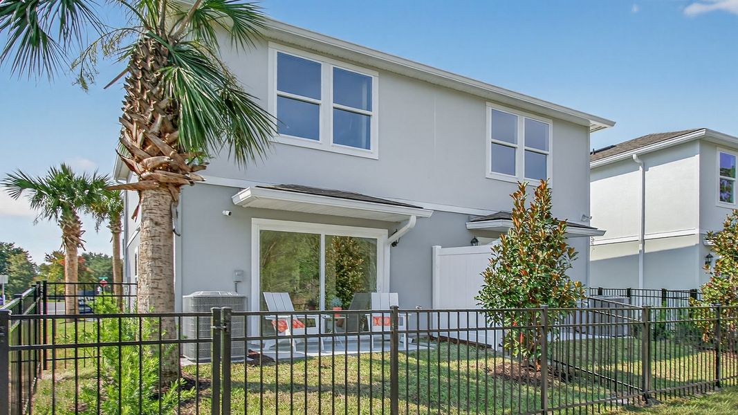 Exterior details and patio area of a home in Trout River, Jacksonville (Image 21).