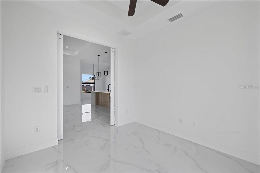 Spacious, unfurnished interior of a new home in , Cape Coral (Image 29).