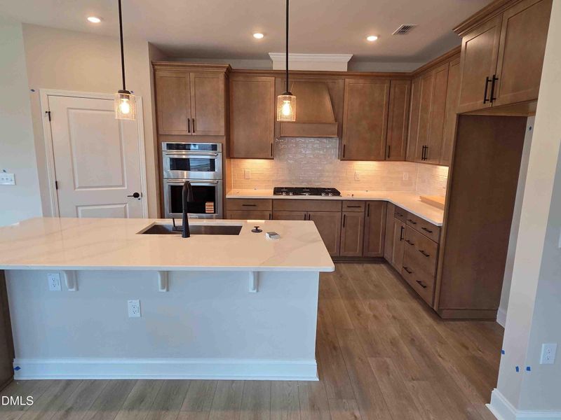 -Kitchen island -Kitchen island