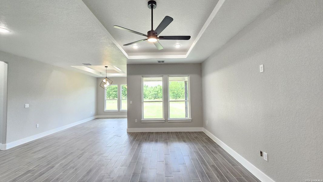 Spacious, unfurnished interior of a new home in , Atascosa (Image 29).