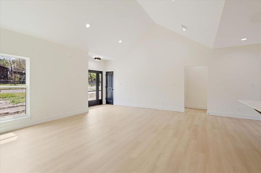 Spacious, unfurnished interior of a new home in , Pottsboro (Image 18).