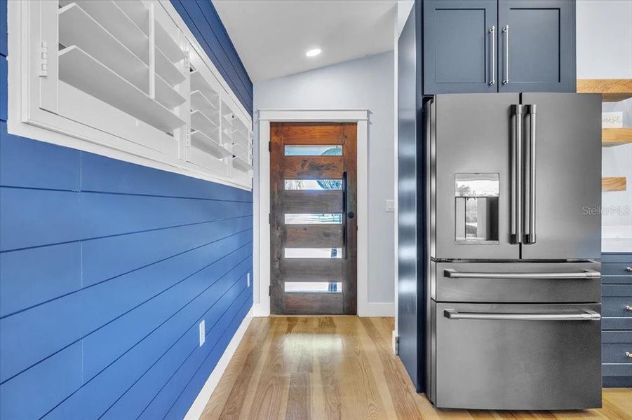 Exterior details and patio area of a home in , North Fort Myers (Image 1). Exterior details and patio area of a home in , North Fort Myers (Image 1).