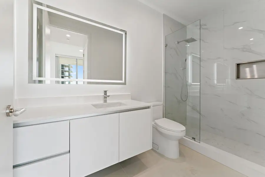 062-220LakeShoreDr-1219-WestPalmBeach-SM