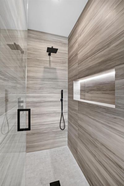 Close-up of interior finishes inside a home in , Fort Lauderdale (Image 23).