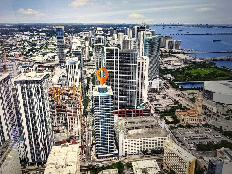 Condo located in Miami, FL showcasing its design and architecture (Image 24).