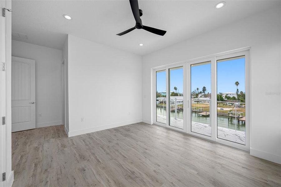 Spacious, unfurnished interior of a new home in , Madeira Beach (Image 61).