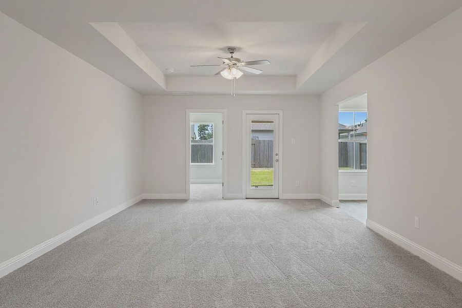 Spacious, unfurnished interior of a new home in Grand Oaks Reserve, Cleveland (Image 16).