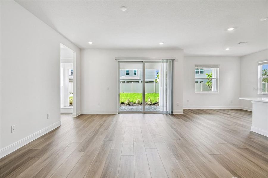 Spacious, unfurnished interior of a new home in Hawkstone, Sarasota (Image 14).