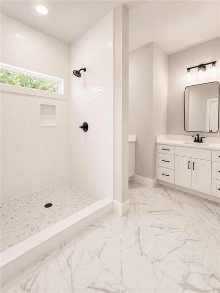 Spacious, unfurnished interior of a new home in , Gainesville (Image 25).