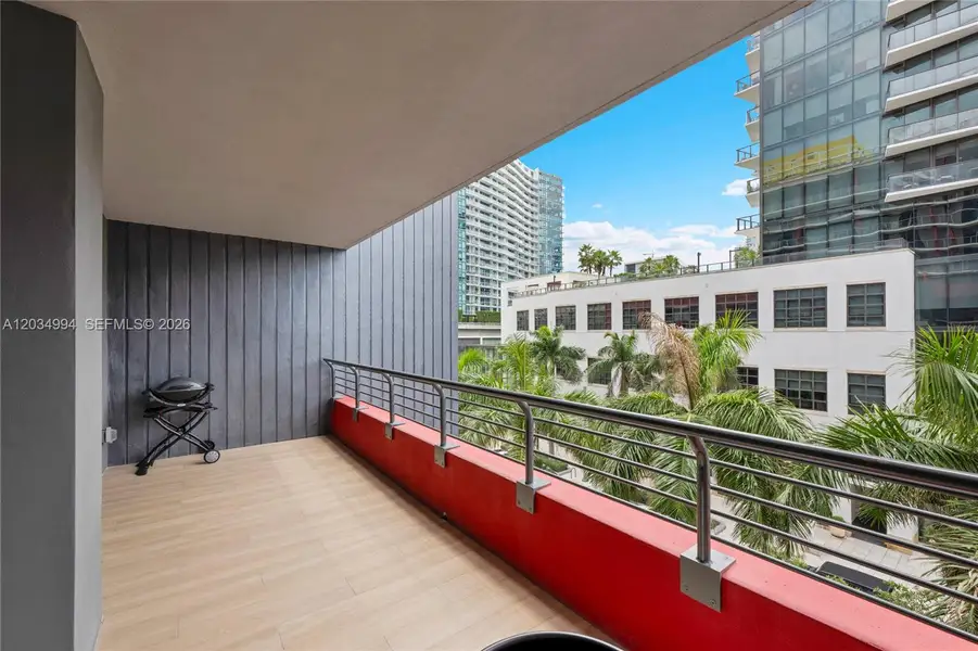 Condo located in Miami, FL showcasing its design and architecture (Image 4). Condo located in Miami, FL showcasing its design and architecture (Image 4).