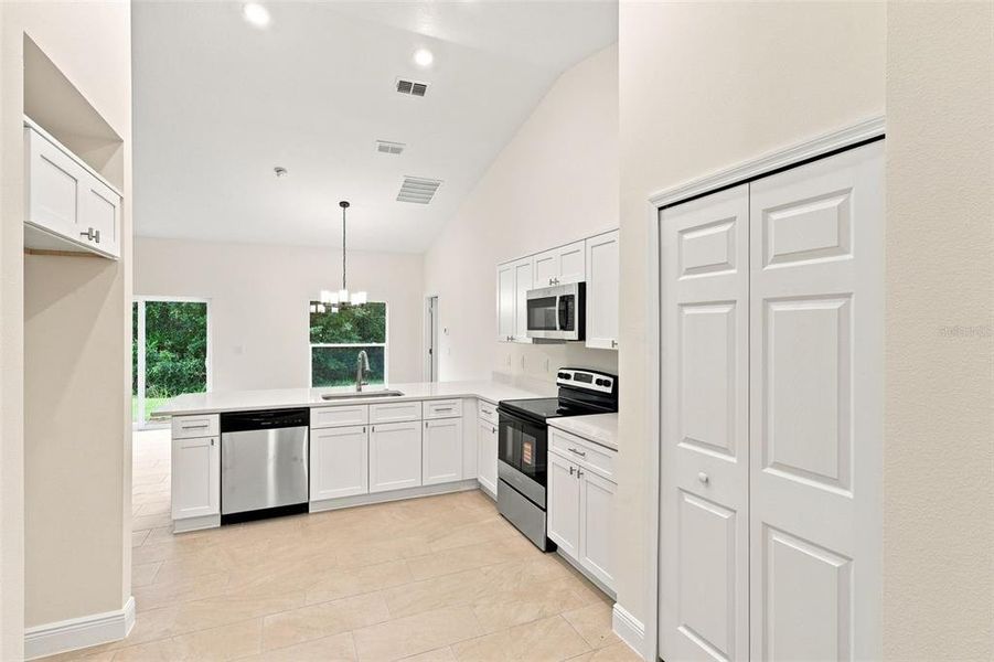 Furnished interior view inside a new home in , Yeehaw Junction (Image 7).