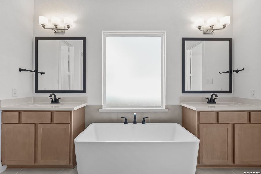 Furnished interior view inside a new home in Mayfair, New Braunfels (Image 14).