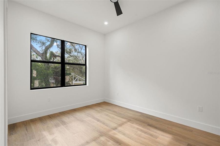 Spacious, unfurnished interior of a new home in , Tampa (Image 50).