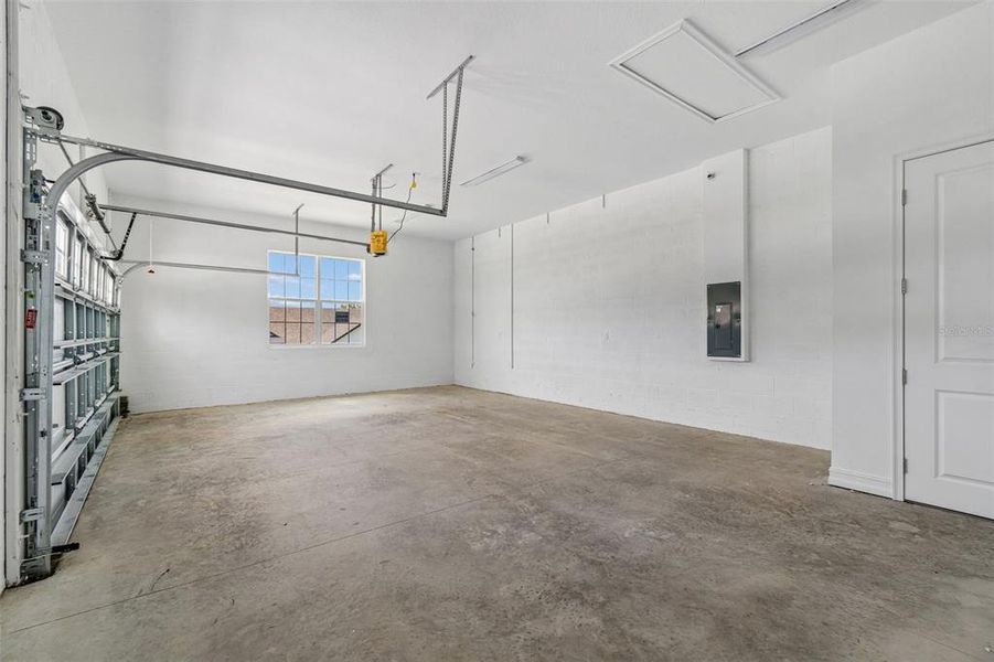 Spacious, unfurnished interior of a new home in Southern Hills Plantation, Brooksville (Image 25). Spacious, unfurnished interior of a new home in Southern Hills Plantation, Brooksville (Image 25).