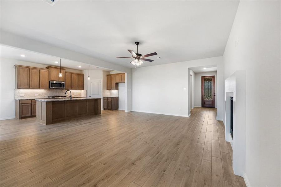 Spacious, unfurnished interior of a new home in Morningstar, Aledo (Image 13). Spacious, unfurnished interior of a new home in Morningstar, Aledo (Image 13).