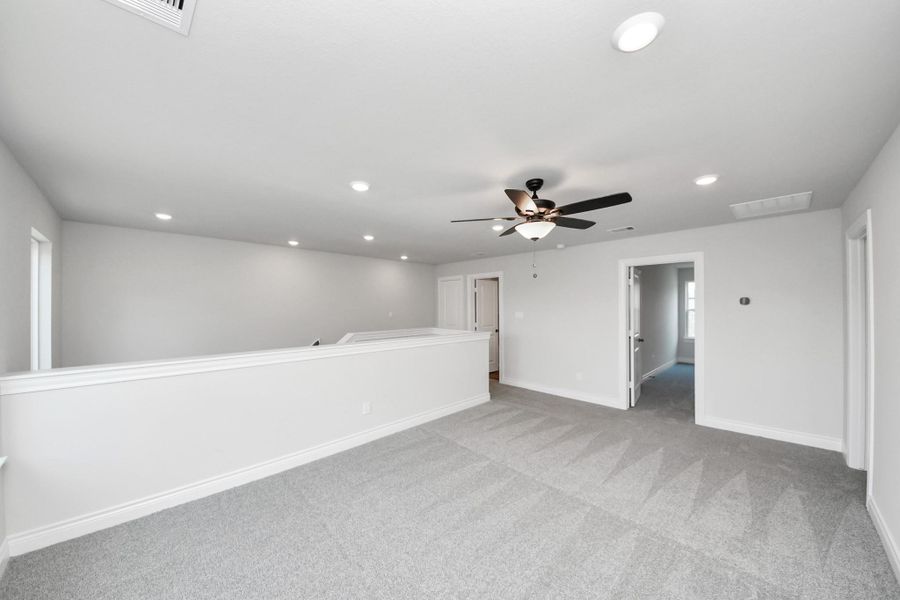 Spacious, unfurnished interior of a new home in Lexington Heights, Willis (Image 37).