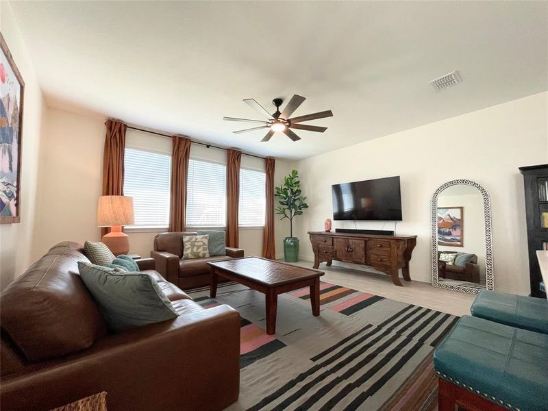 Furnished interior view inside a new home in Reatta Ridge: Classic Collection, Justin (Image 16). Furnished interior view inside a new home in Reatta Ridge: Classic Collection, Justin (Image 16).