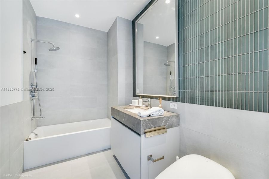 Furnished interior view inside a new home in Five Park, Miami Beach (Image 29).