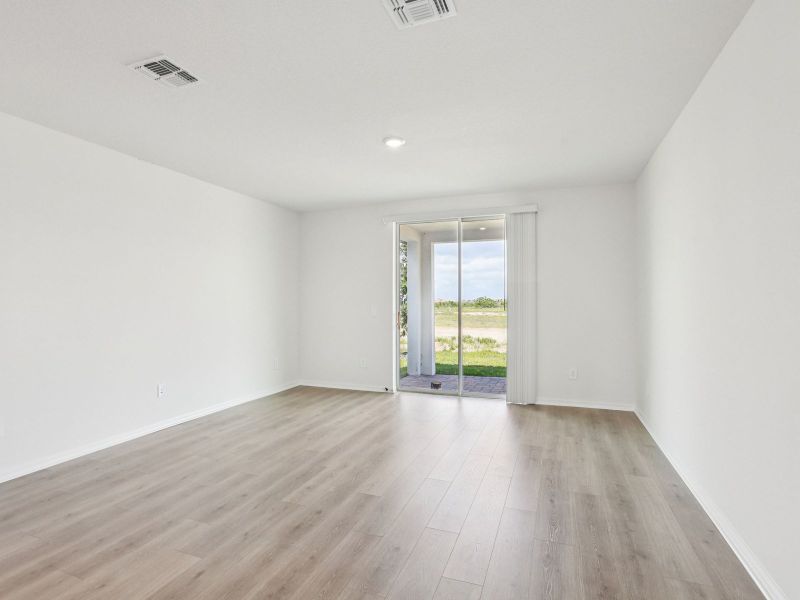 Spacious, unfurnished interior of a new home in Crosswinds - Classic Series, Haines City (Image 10).
