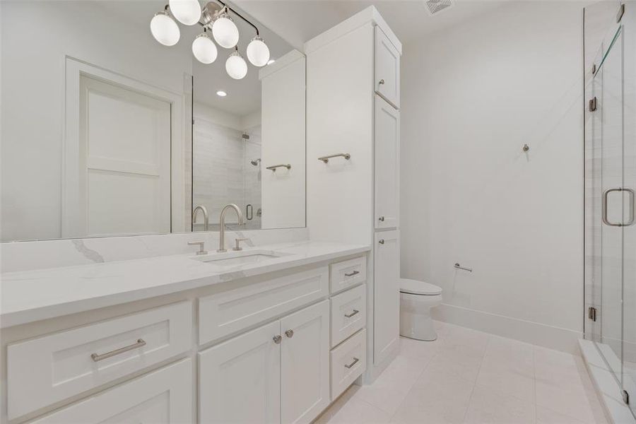 Furnished interior view inside a new home in , Dallas (Image 28). Furnished interior view inside a new home in , Dallas (Image 28).