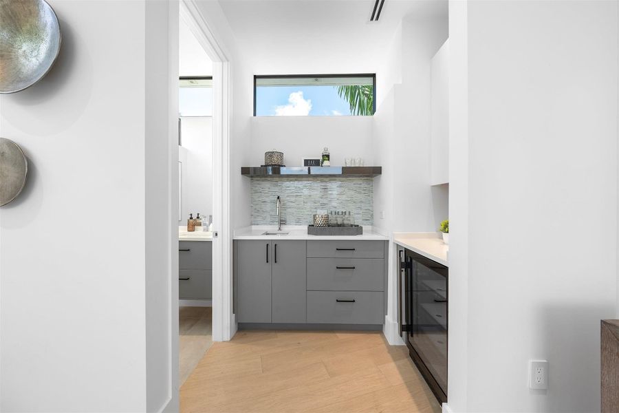 Furnished interior view inside a new home in , Fort Lauderdale (Image 51).