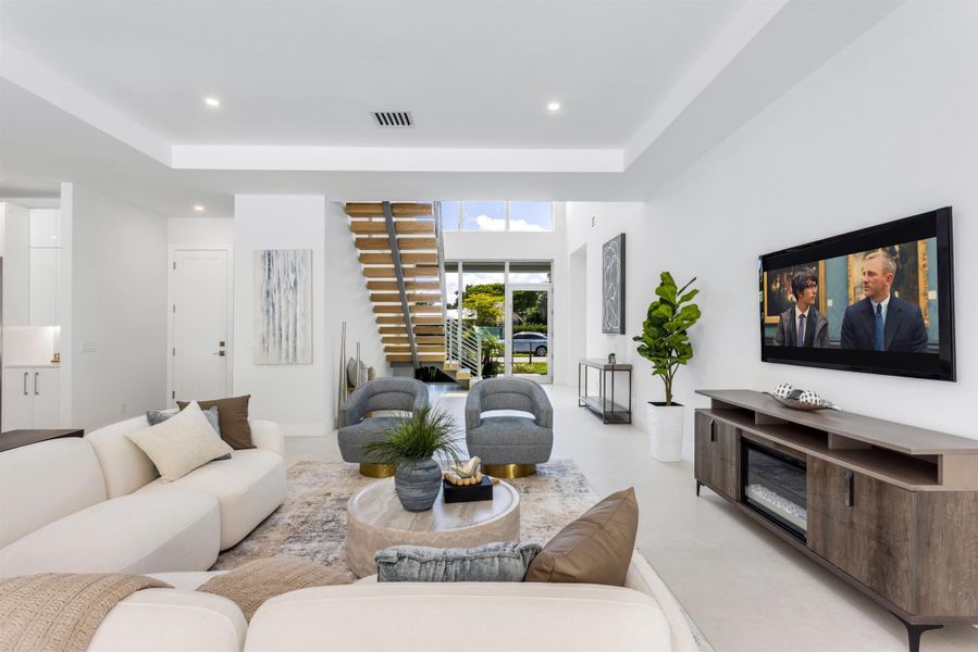 FAMILY_STRAIGHT_EB FAMILY_STRAIGHT_EB