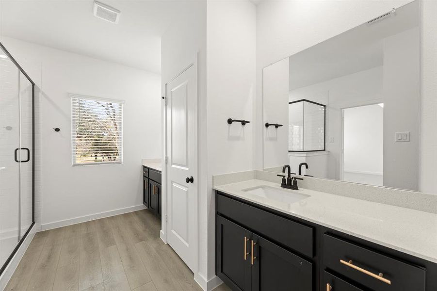 24. 2557 Lost Maples - Bath (4)