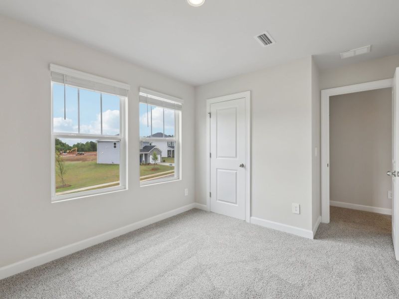 Spacious, unfurnished interior of a new home in Nelson's Creek, Mocksville (Image 15).