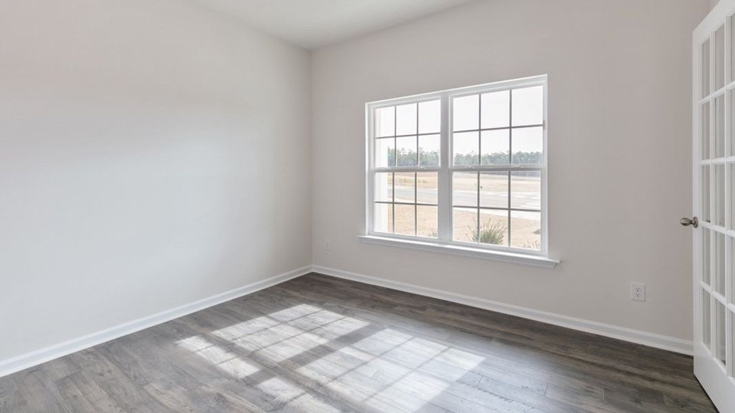 Spacious, unfurnished interior of a new home in Cambridge Park, Mebane (Image 13).