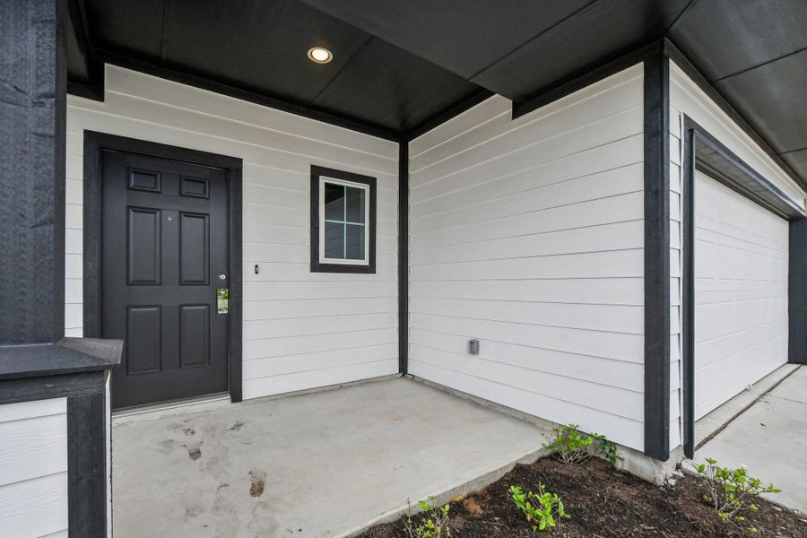 Exterior details and patio area of a home in Cloverleaf, Austin (Image 22).
