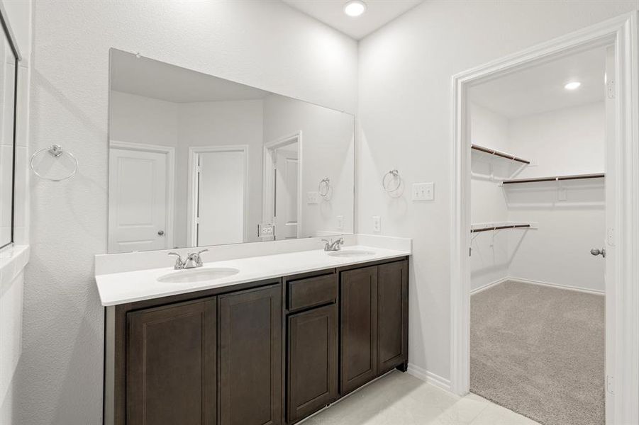 17. 2512 Russell - Bath (3)