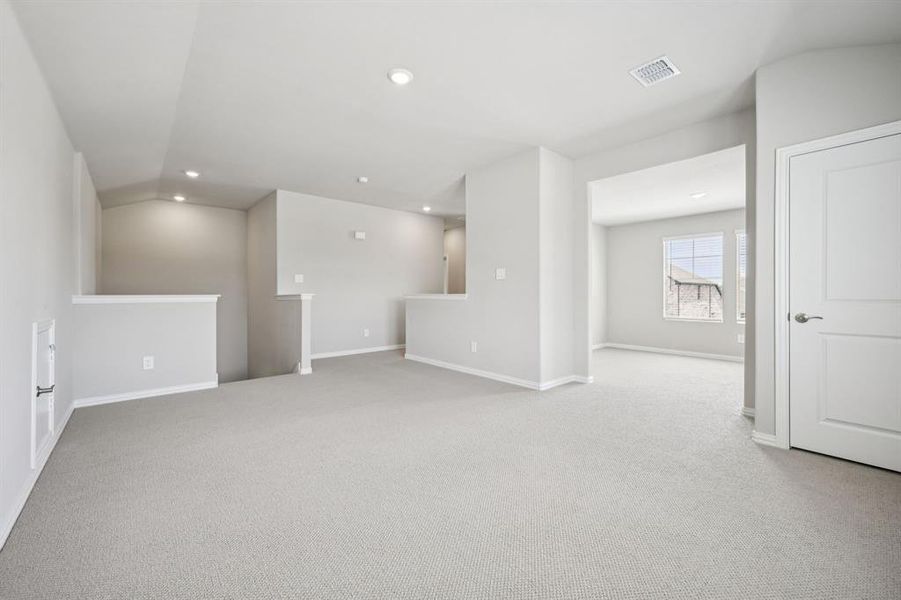 Spacious, unfurnished interior of a new home in Eastridge - Signature Series, McKinney (Image 33).