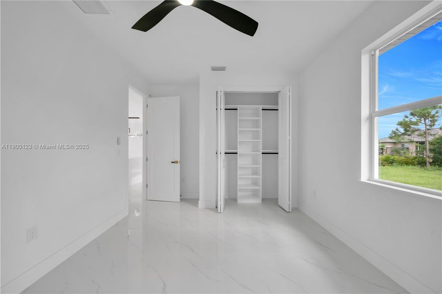 Spacious, unfurnished interior of a new home in , Lehigh Acres (Image 29).
