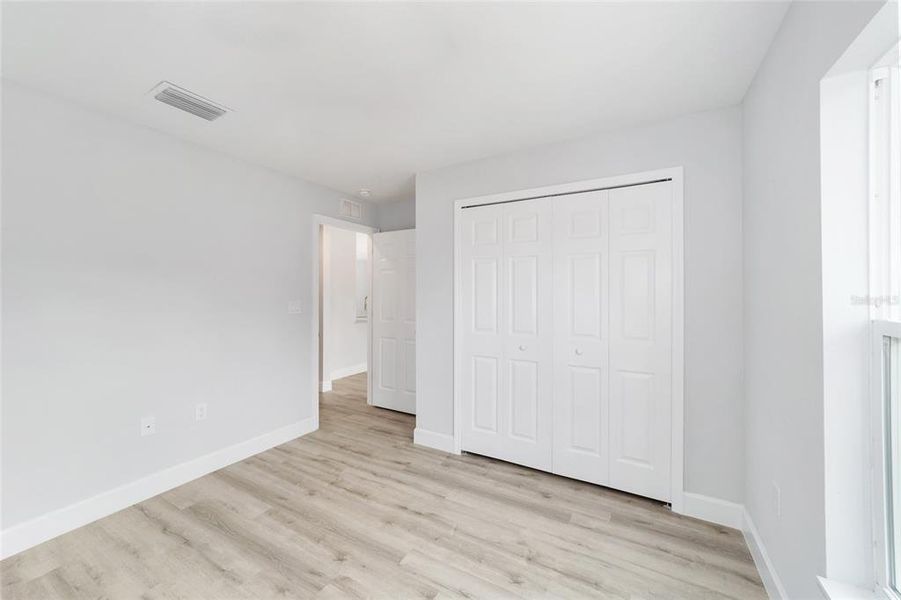 Spacious, unfurnished interior of a new home in , Ocala (Image 30).