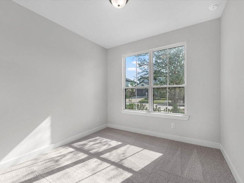 Spacious, unfurnished interior of a new home in Sienna, Missouri City (Image 14).