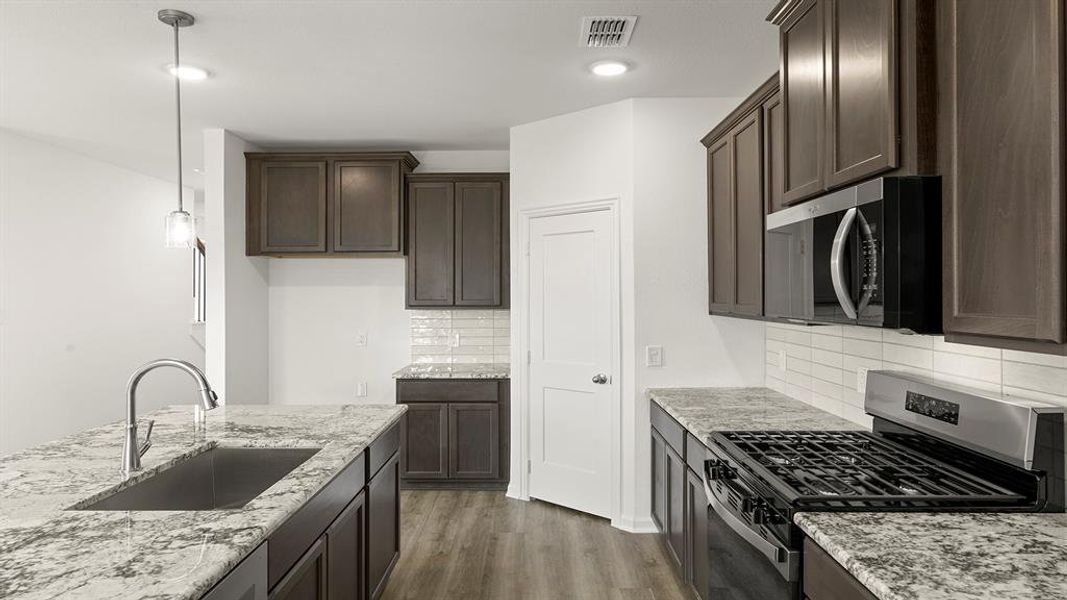 11. 493 Silent Pond - Kitchen (3) 11. 493 Silent Pond - Kitchen (3)