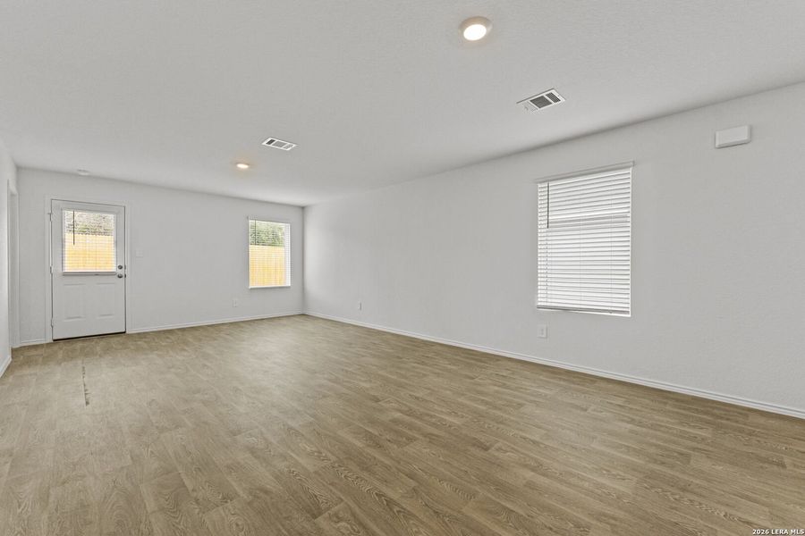 Spacious, unfurnished interior of a new home in Hickory Ridge, Elmendorf (Image 33). Spacious, unfurnished interior of a new home in Hickory Ridge, Elmendorf (Image 33).