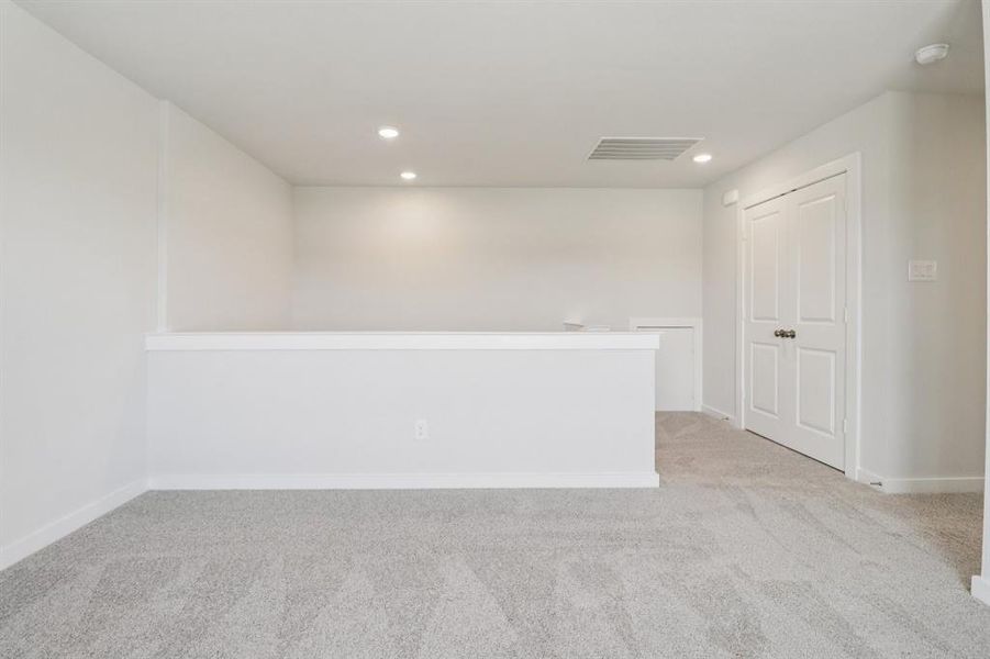 Spacious, unfurnished interior of a new home in Lone Oak, Alvarado (Image 15). Spacious, unfurnished interior of a new home in Lone Oak, Alvarado (Image 15).