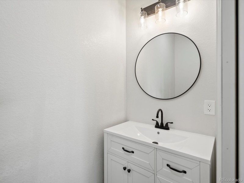 Furnished interior view inside a new home in , Strasburg (Image 31).