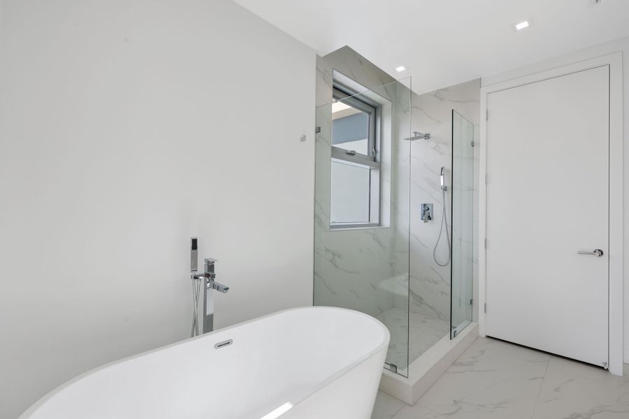 220 Lake Shore Drive - 49.jpg-FULL