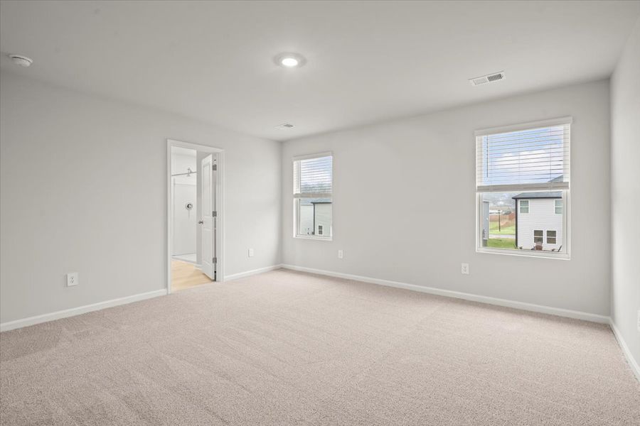 Spacious, unfurnished interior of a new home in Pleasant Brook, Piedmont (Image 18).